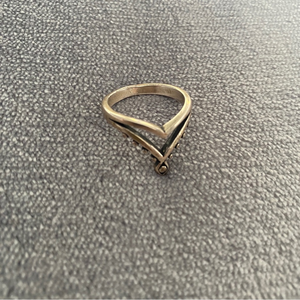 Delicate V-Shaped Sterling Silver Women’s Ring 6.5